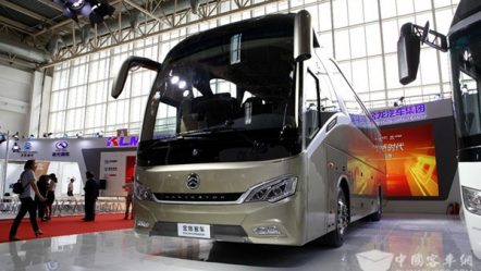 Golden Dragon представили два новых автобуса: роскошный автобус класса XL6112 Triumph и XML6129J15 Navigator