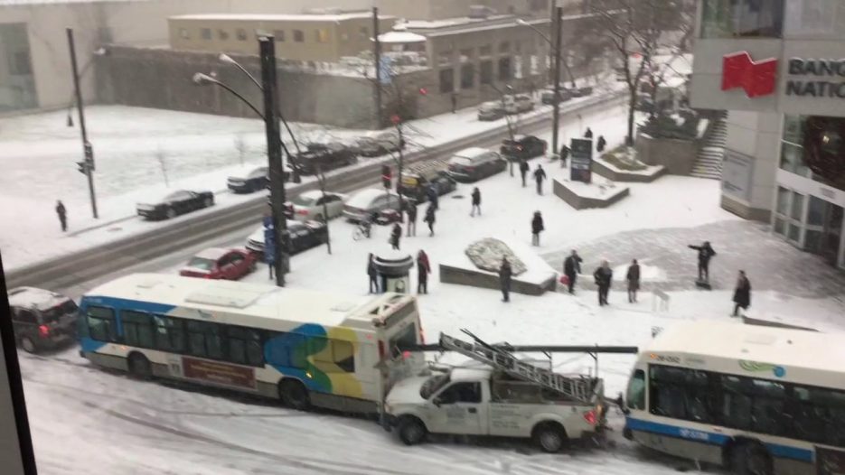 EPIC! Crazy Car Pileup in Montreal. Bus Police and Snowplow!