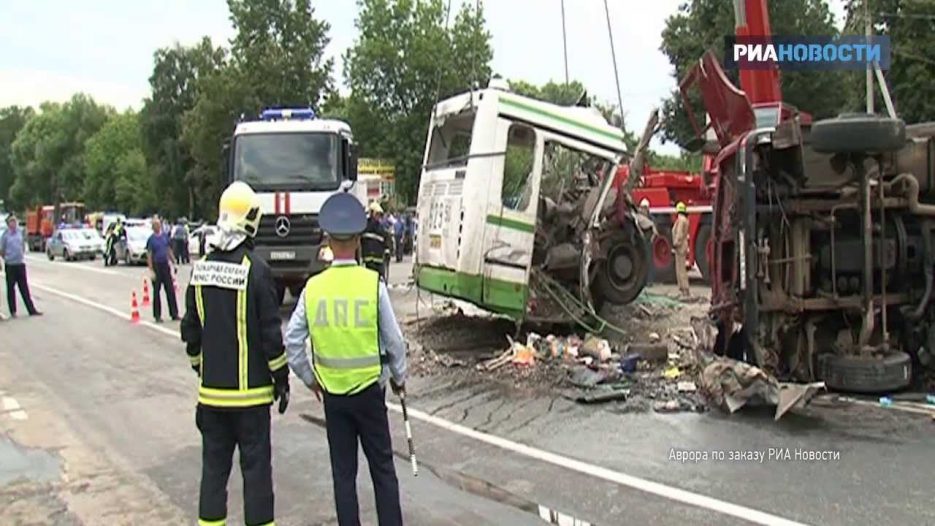 Очевидцы об аварии КАМАЗа и автобуса в новой Москве