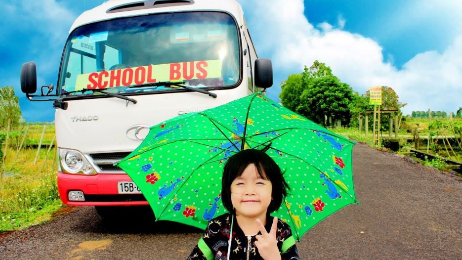 Wheel On The Bus Song | Nursery Rhymes & Kids Songs