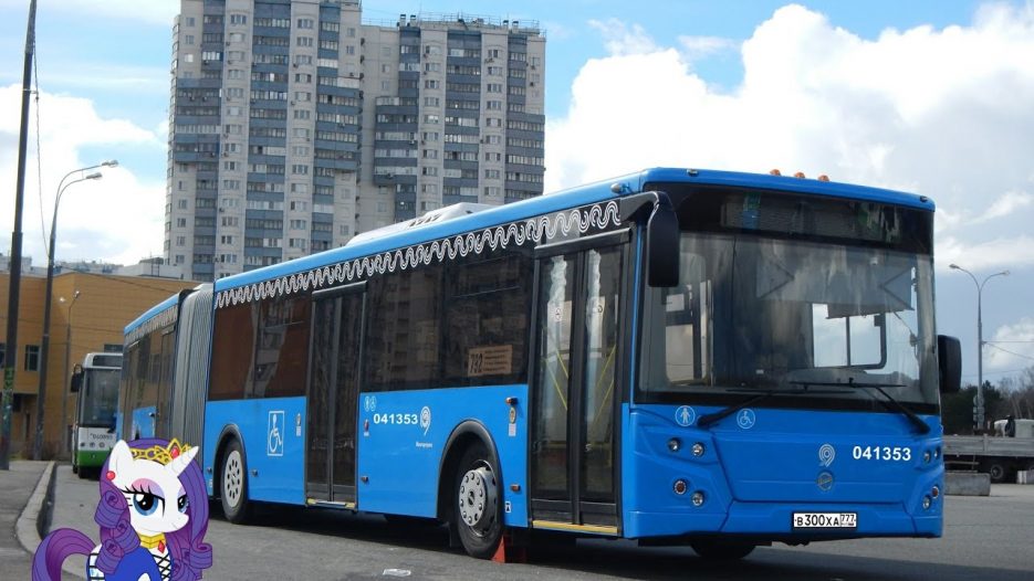 Поездка на автобусе ЛиАЗ-6213.65-77 № 041353 Маршрут № 893 Москва